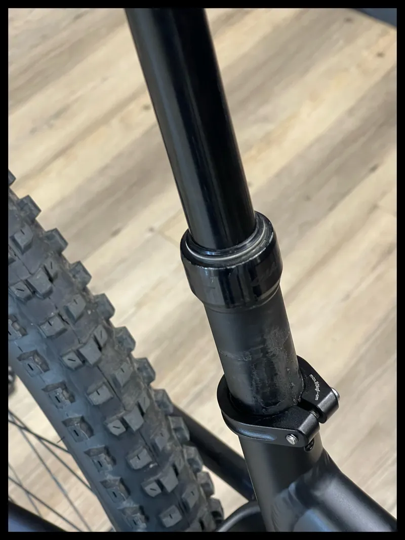 Liv Intrigue 29 2 Small Black Ti 2021-5