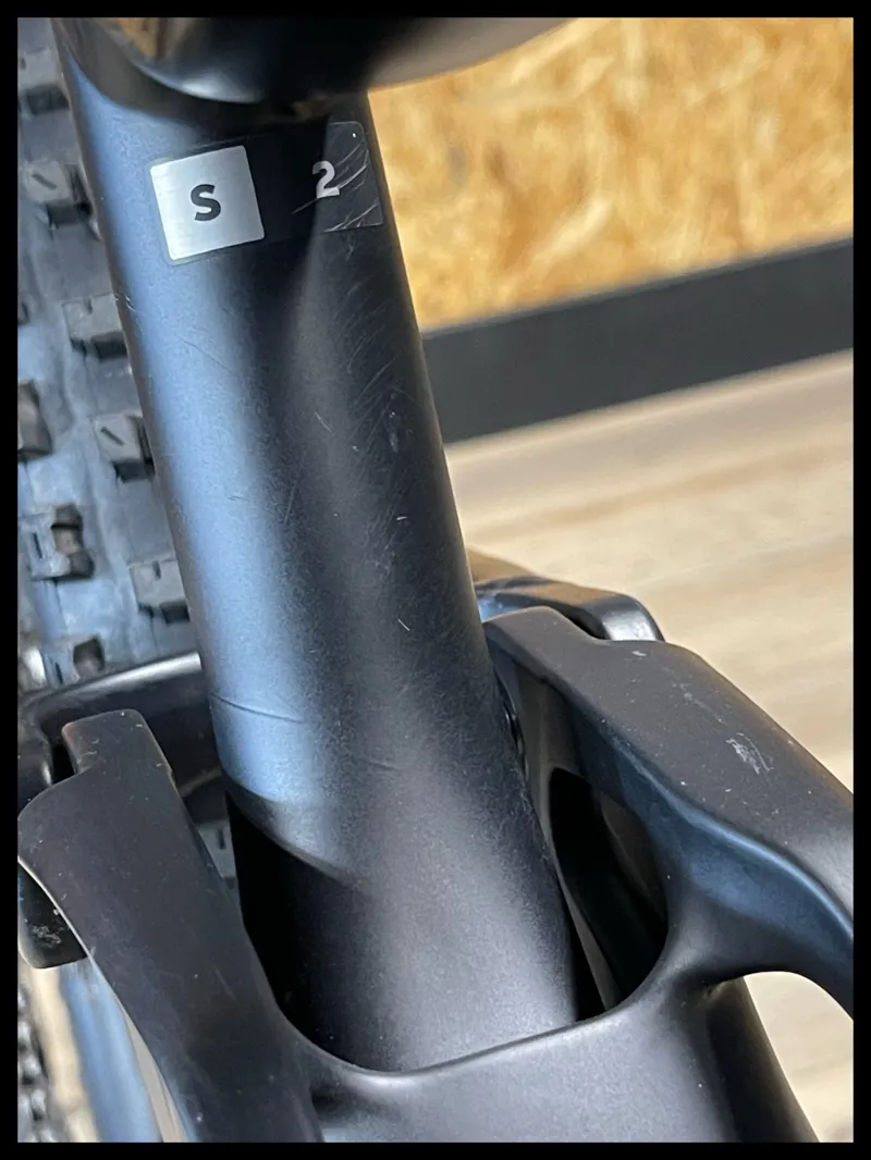 Liv Intrigue 29 2 Small Black Ti 2021-3