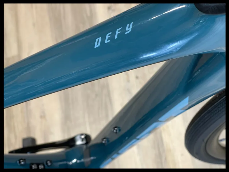 Giant Defy Advanced 2 Medium Deep Lake 2022-4