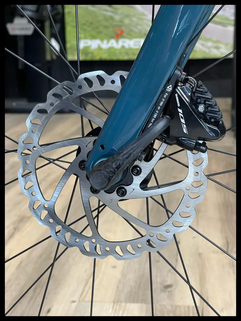 Giant Defy Advanced 2 Medium Deep Lake 2022-6