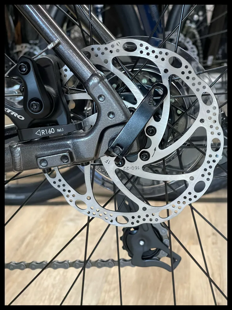 Giant Escape 3 Disc Large Metallic Black-9