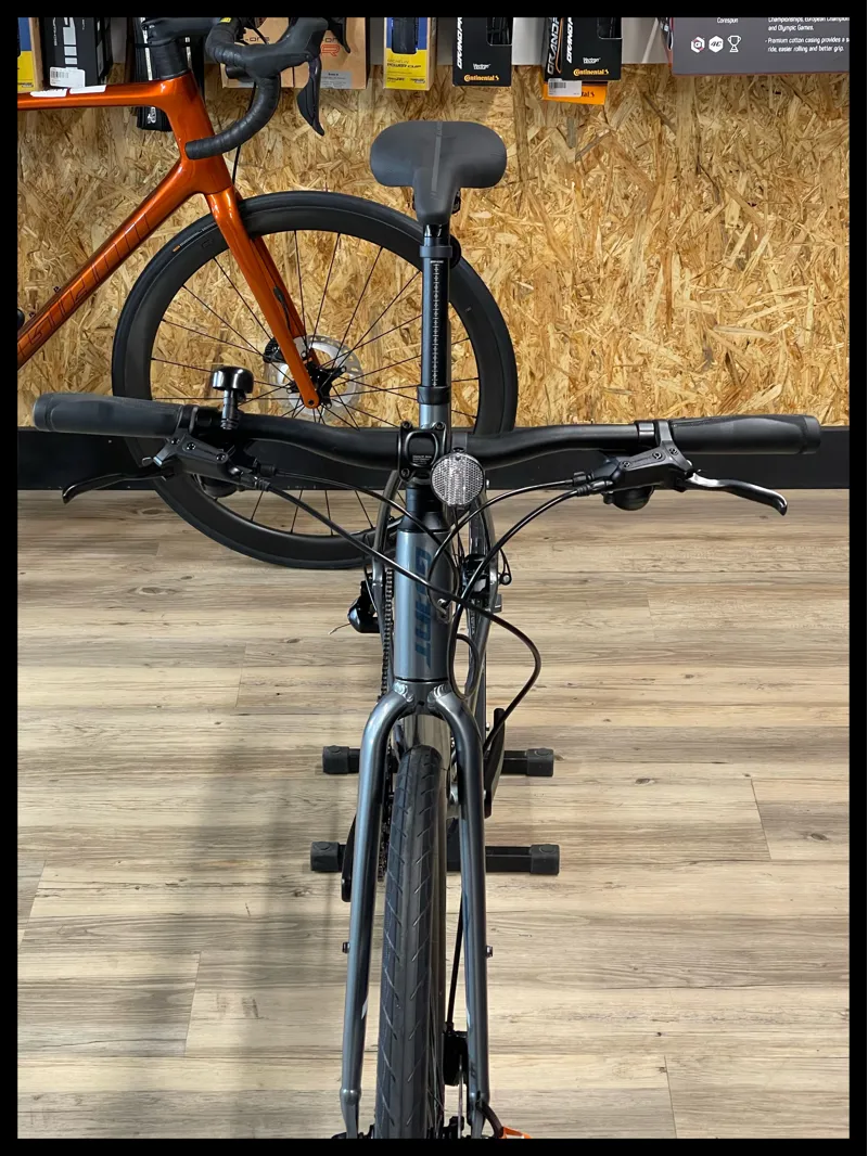 Giant Escape 2 Disc Medium Charcoal 2020-4