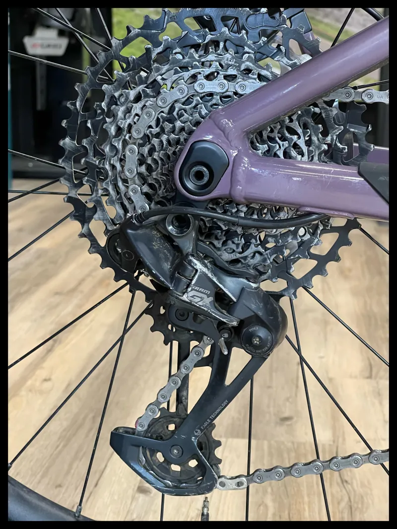 Liv Intrigue Medium Eucalyptus 2022-2