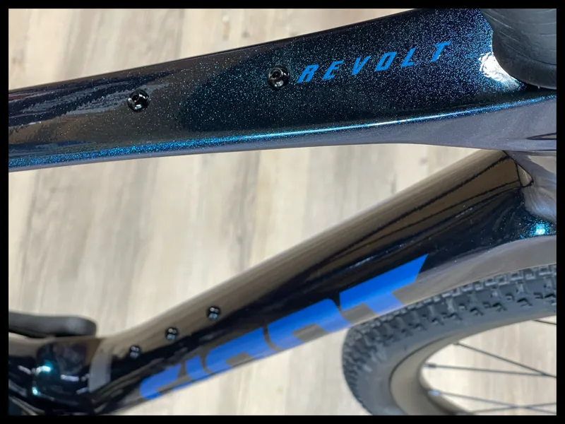 Revolt Advanced 2 Medium Starry Night 2022-2