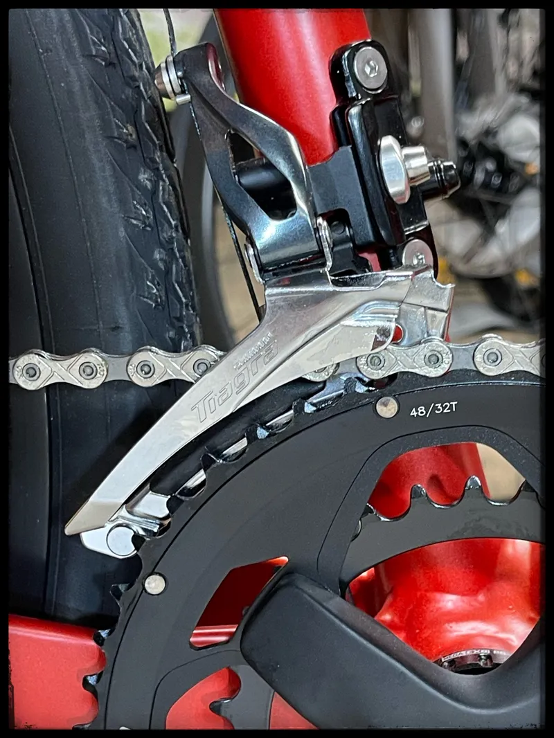 Giant Revolt 1 Medium Grenadine 2022-4