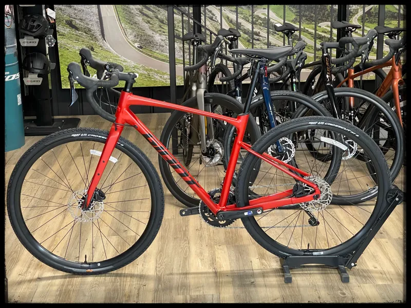 Giant Revolt 1 Medium Grenadine 2022-1