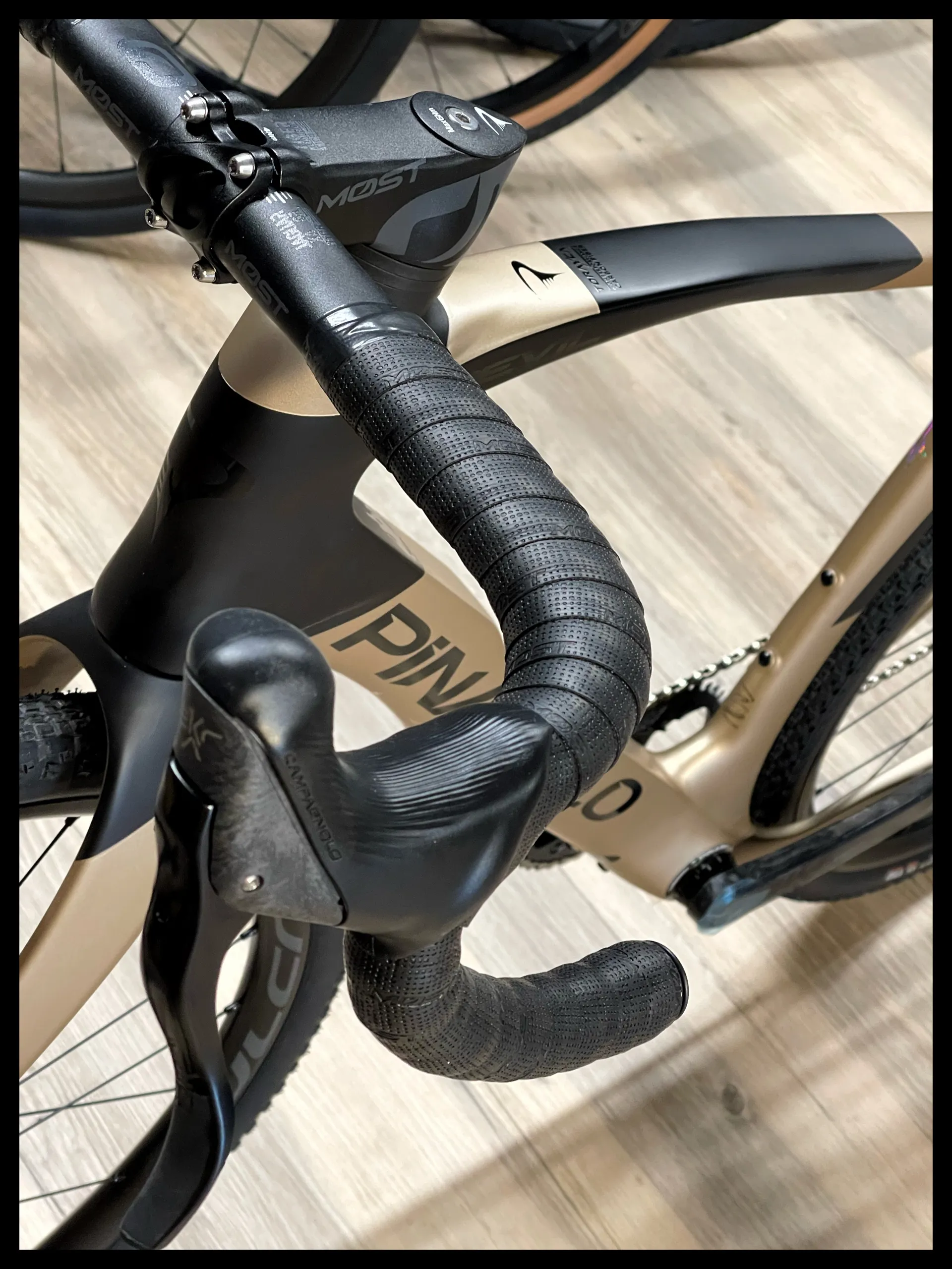 Pinarello Grevil F Campag Ekar