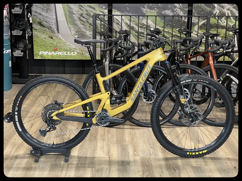 Santa Cruz Bronson Custom Build Medium Paydirt Gold