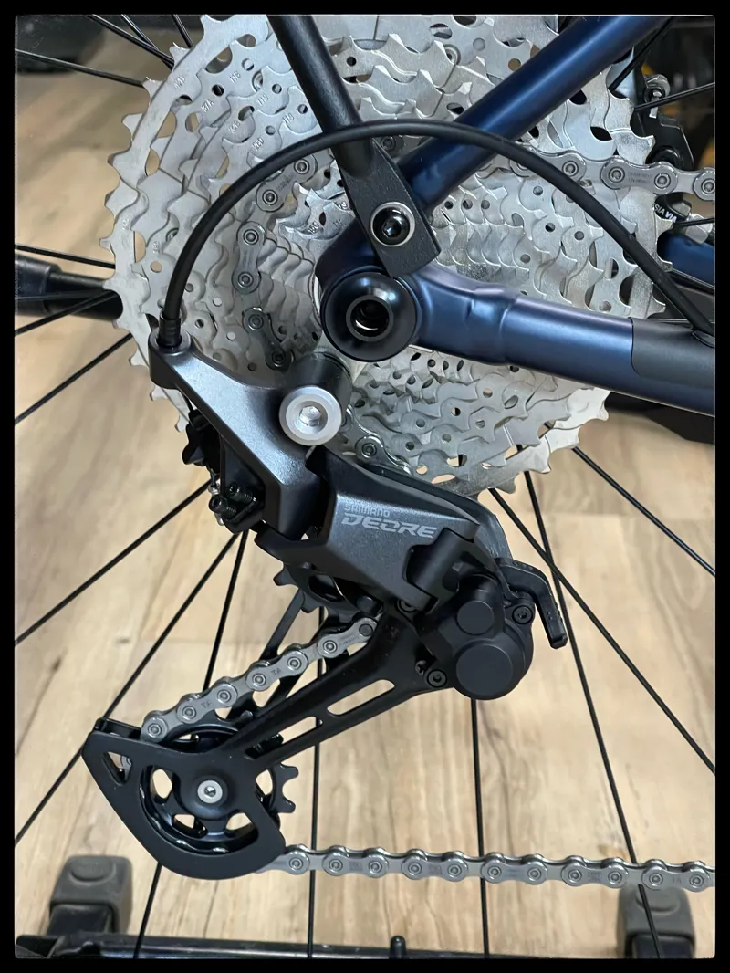 Pinarello Nytro Urbanist Medium Blue Steel 2023-9