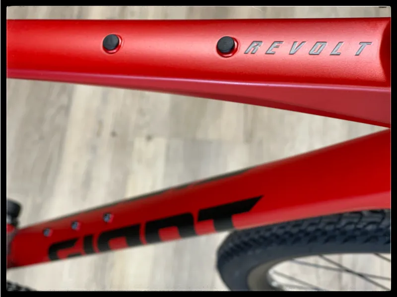 Giant Revolt 1 X-Large Grenadine 2022 -2