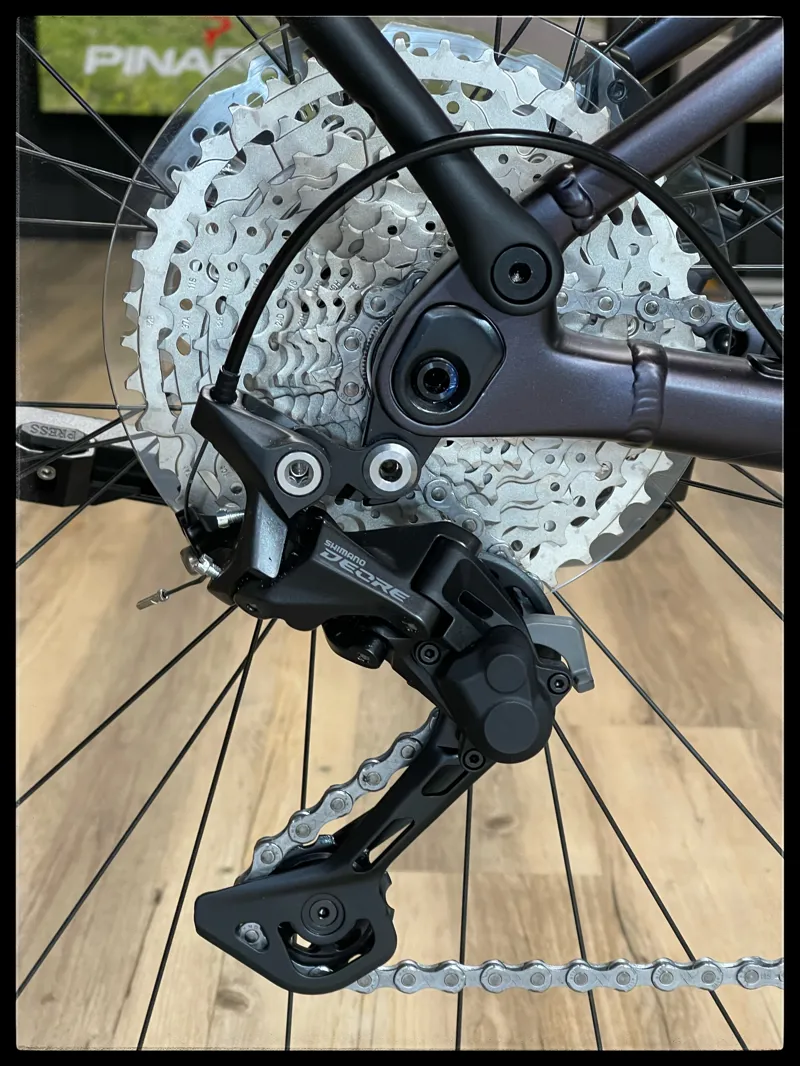 2021 Giant Explore E+ 1 Pro Stagger Frame Electric Bike in Purple-4