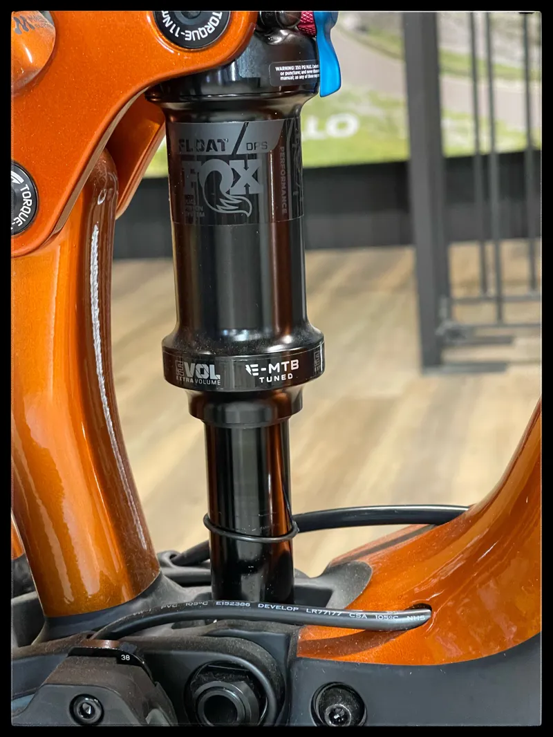 Giant Reign E+ 3 MX Pro 25km/h Small Amber Glow / Black 2022-4