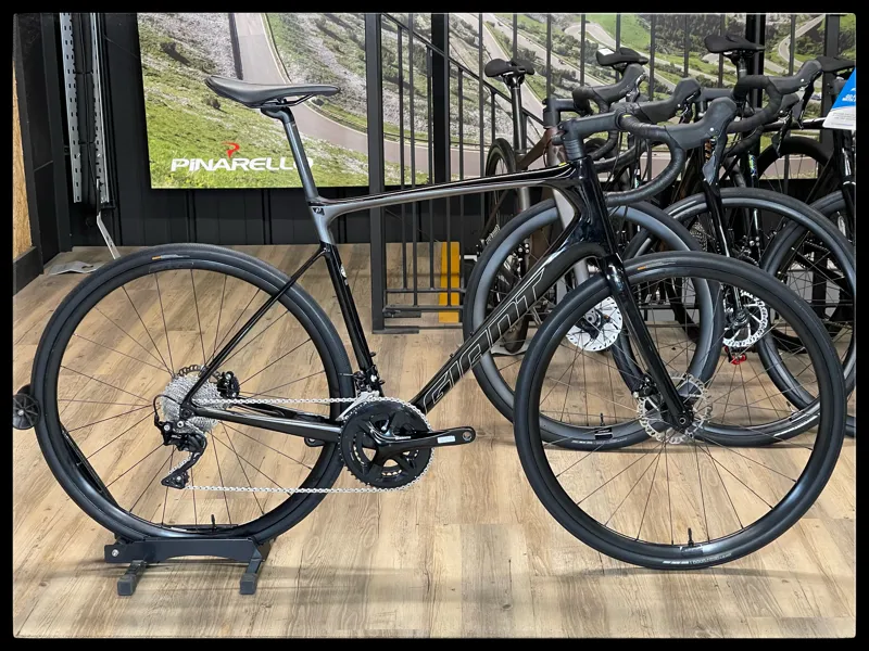 Giant DEFY Advanced  Large Carbon Road Bike