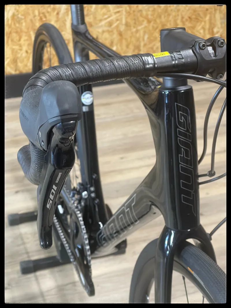 Giant DEFY Advanced  Large Carbon Road Bike-4