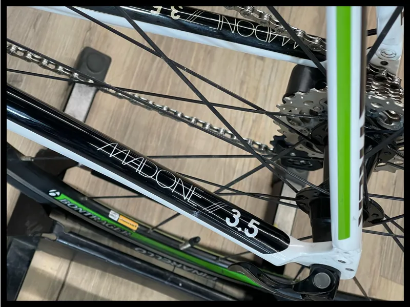 Trek Madone 3.5  Carbon  58cm White 10 sp ultegra/105-7