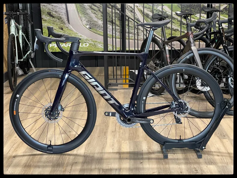 Giant Propel Advanced Pro 0-AXS Medium Black Currant 2023-1