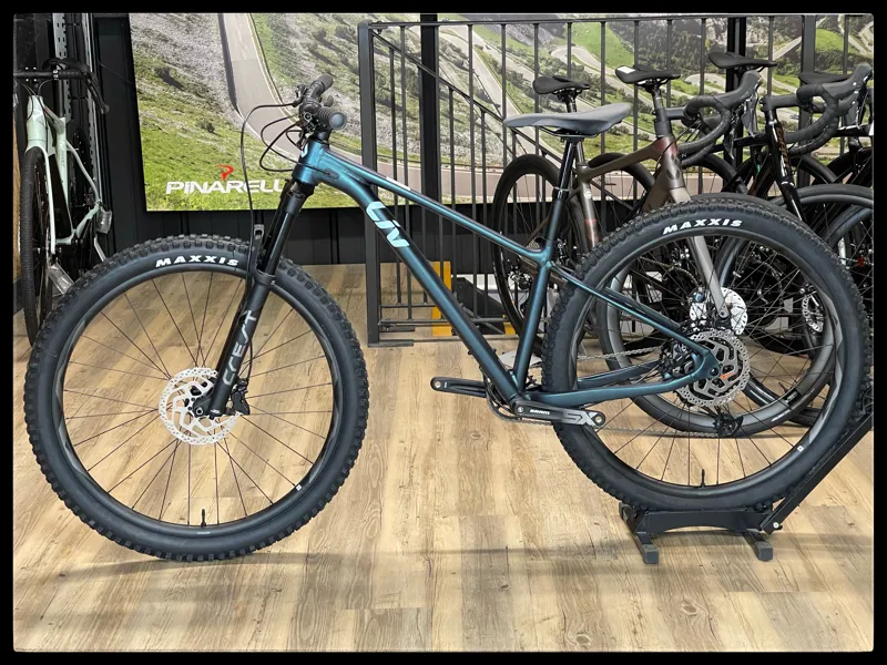 Liv Lurra 29 1 Small Starry Night 2023-1