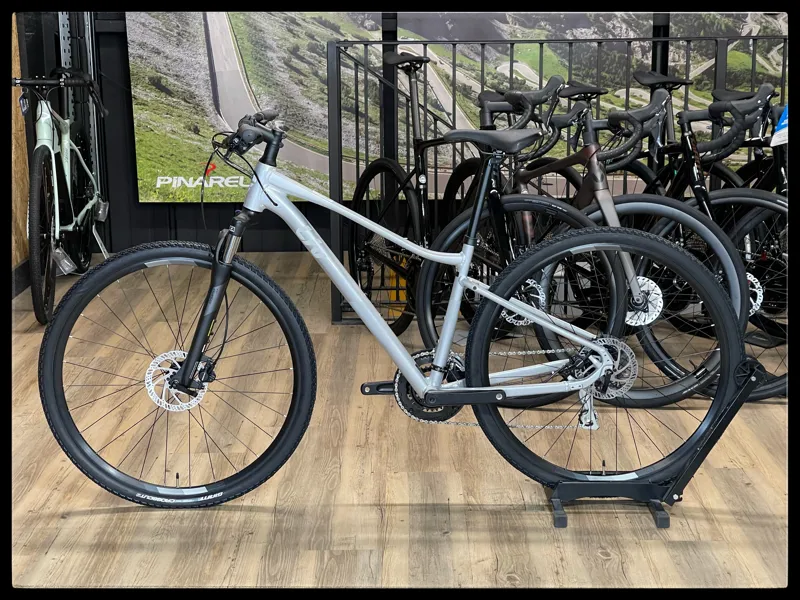 Liv Rove 3 DD Small Silver 2022-1