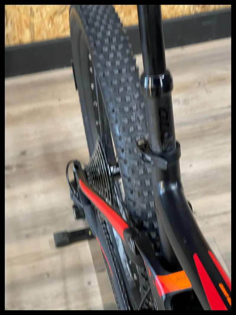 Full-E+ 1 27.5 Medium  Black/Red/ Orange-4