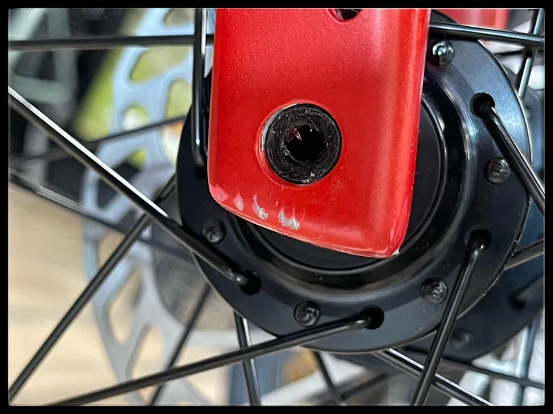 Giant Revolt 1 Small Grenadine 2022-9