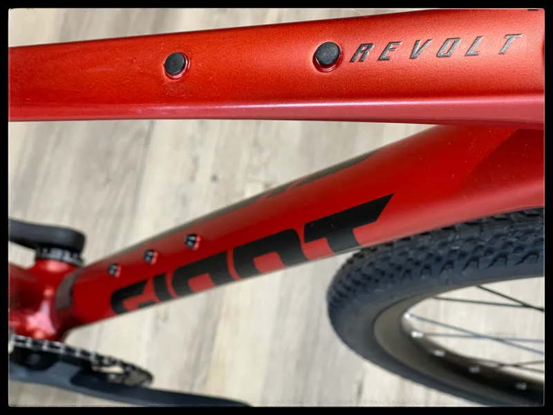 Giant Revolt 1 Small Grenadine 2022-2