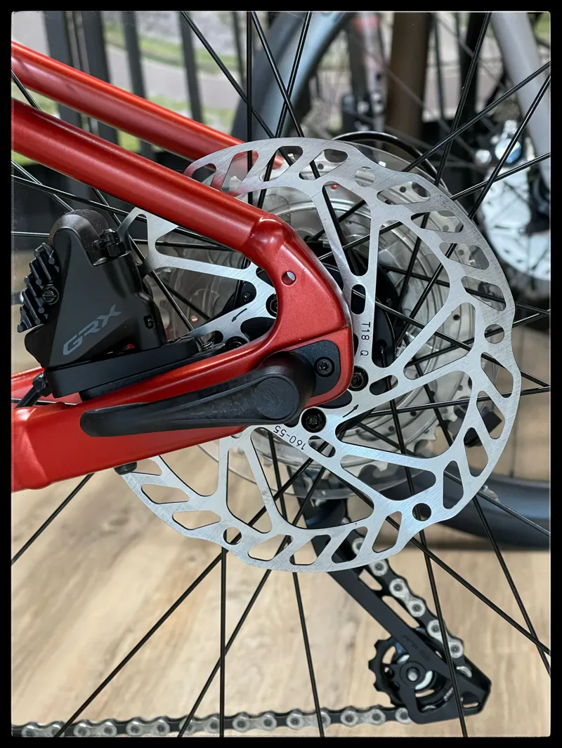 Giant Revolt 1 Small Grenadine 2022-8