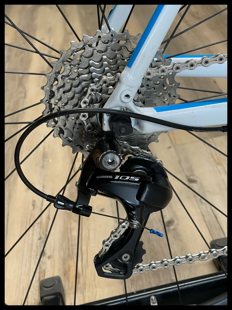 Giant Defy ALUXX White Large Shimano 105 Rim Brake-4