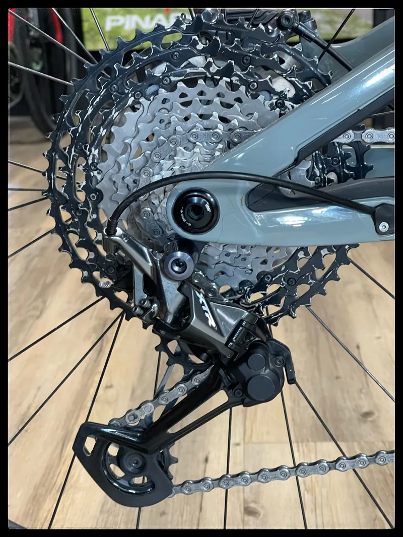 Pivot shuttle Team XTR Medium XTR Grey Full sus e-MTB-3