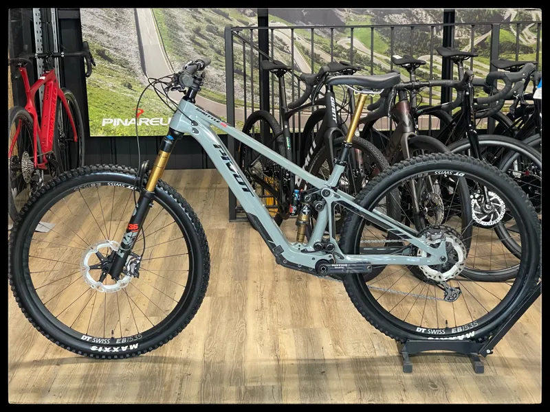 Pivot shuttle Team XTR Medium XTR Grey Full sus e-MTB-1