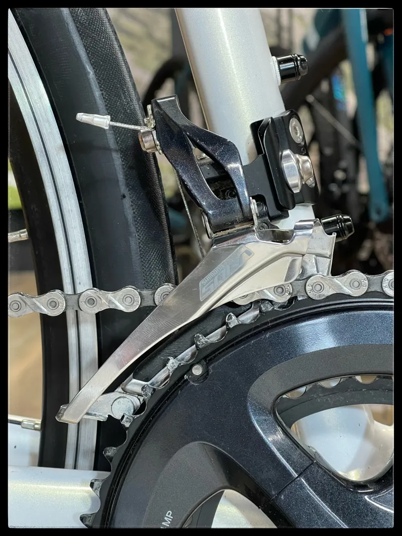 Liv Avail 1 Small Rainbow White 2021-2