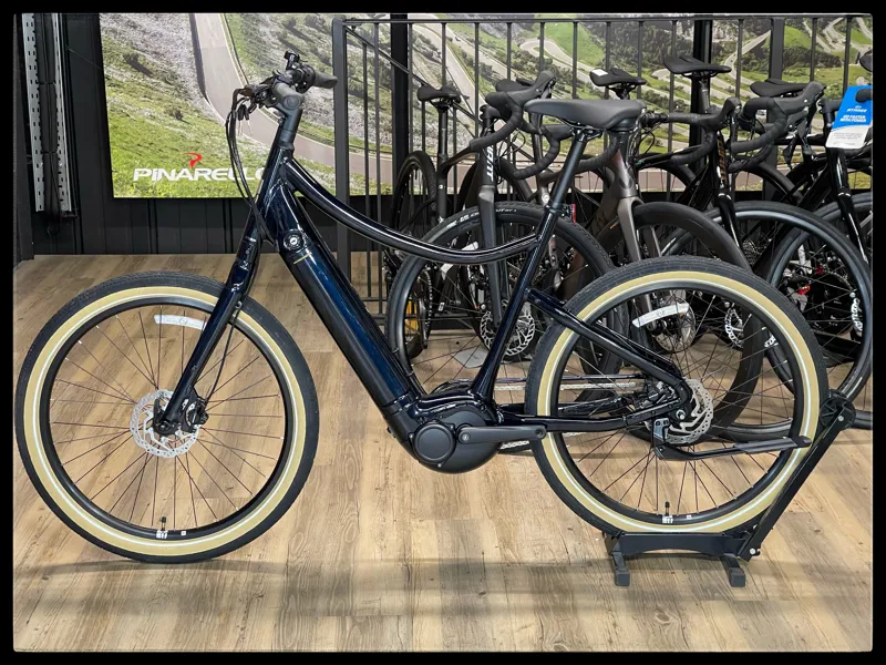 Momentum Vida E+ GTS 25km/h Large Ink 2022-1