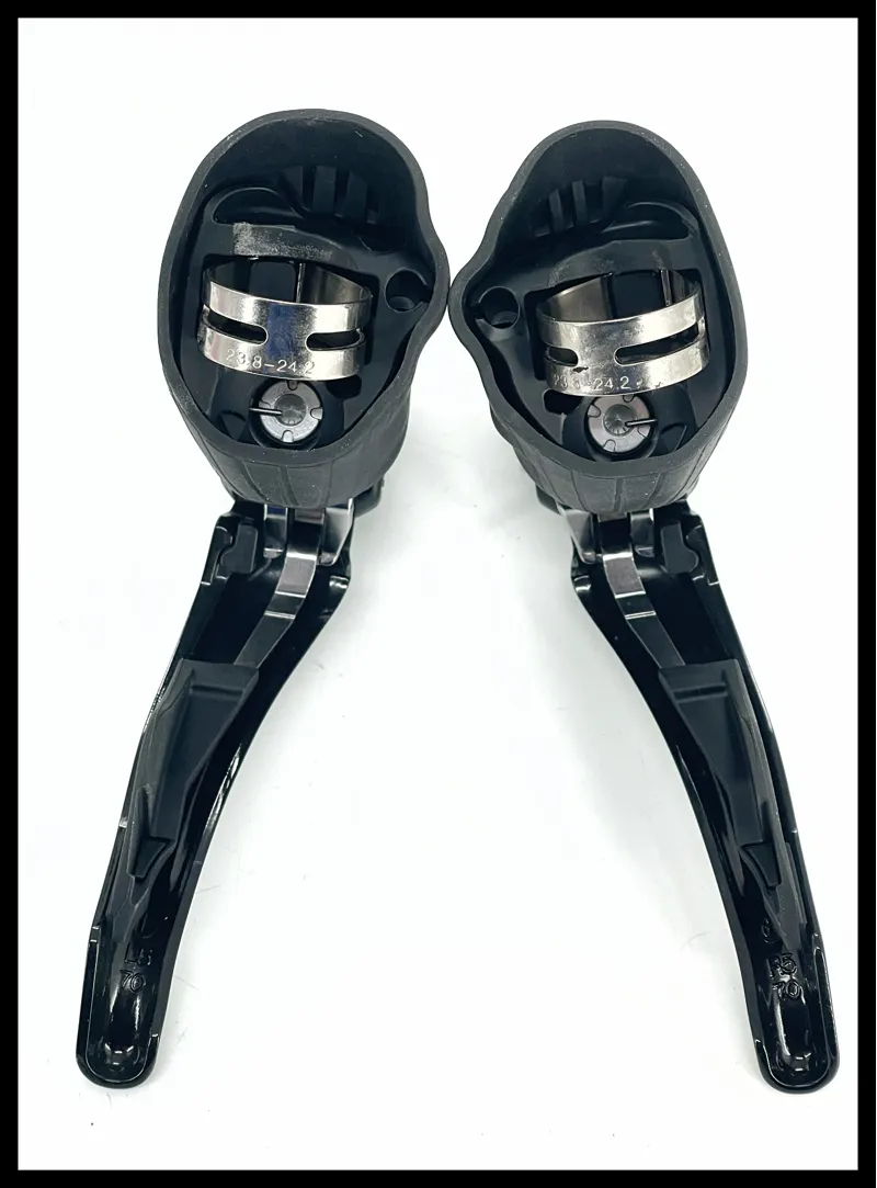 ST-R7000 105 Shifters 11 sp Black-1