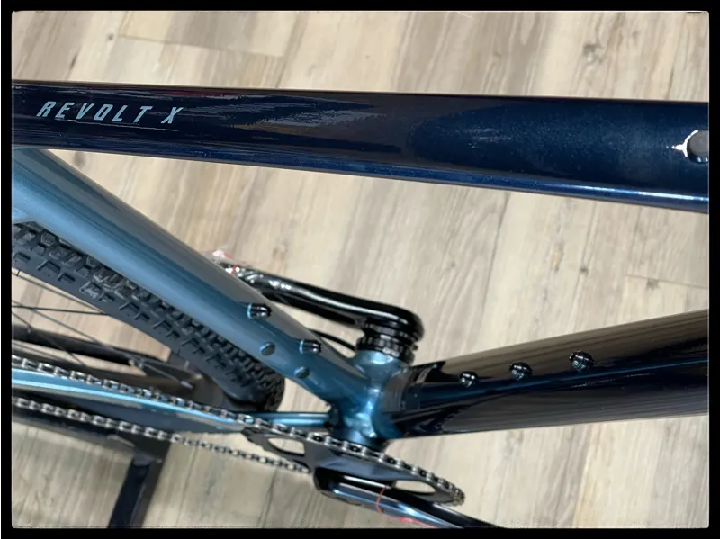 Giant Revolt X 1 M-Large Cold Night 2023-2