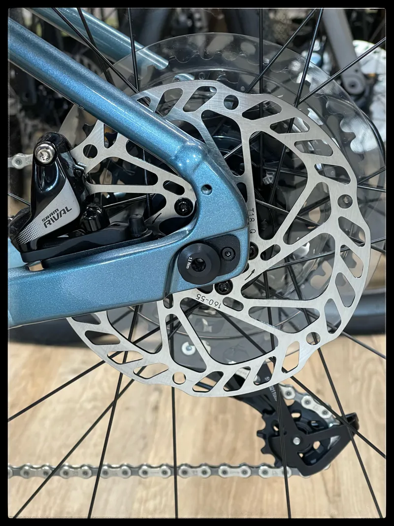 Giant Revolt X 1 M-Large Cold Night 2023-6