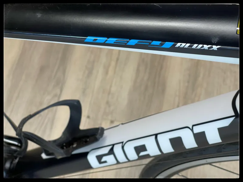 Giant Defy Compact 1 ML Black 2015-2
