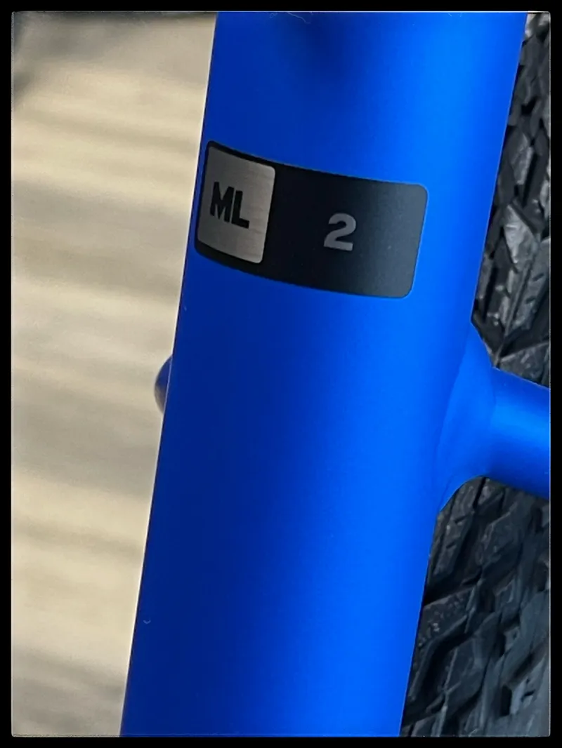 Giant Revolt 2 M-Large Sapphire 2022-3