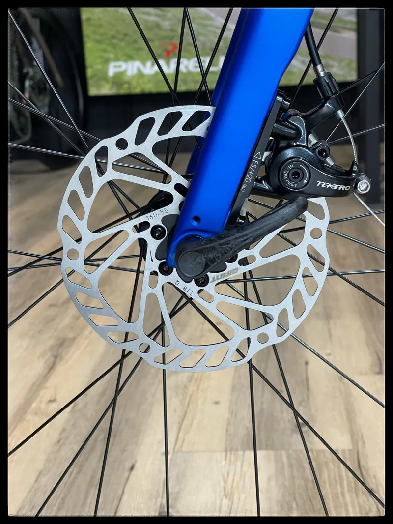 Giant Revolt 2 M-Large Sapphire 2022-8