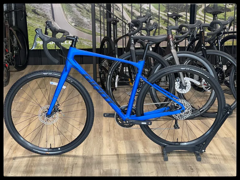 Giant Revolt 2 M-Large Sapphire 2022-1