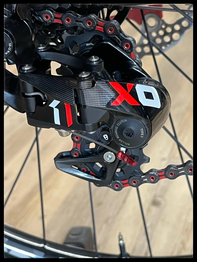 Custom painted Pivot Phoenix 27.5 Medium Black/ White Doves Downhill MTB-4