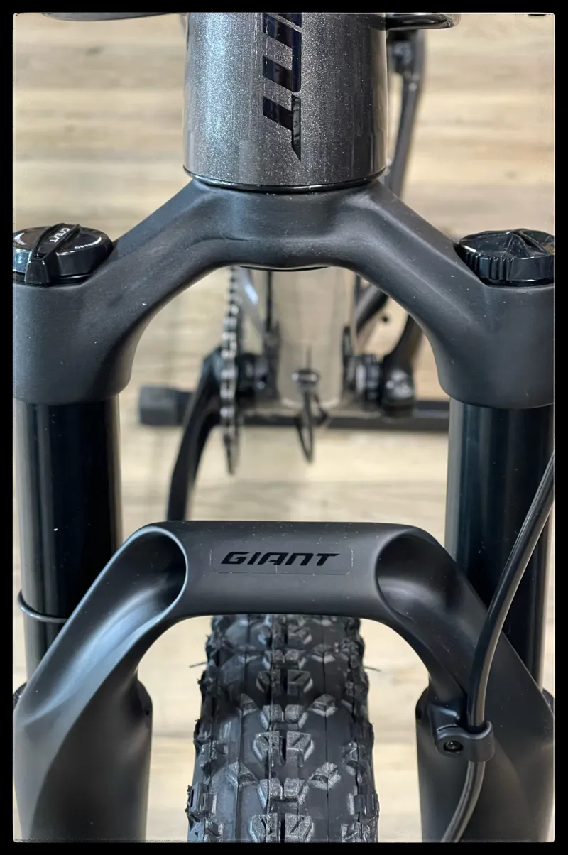 Giant STP 26-Giant Size Regular Metallic Black 2022-3