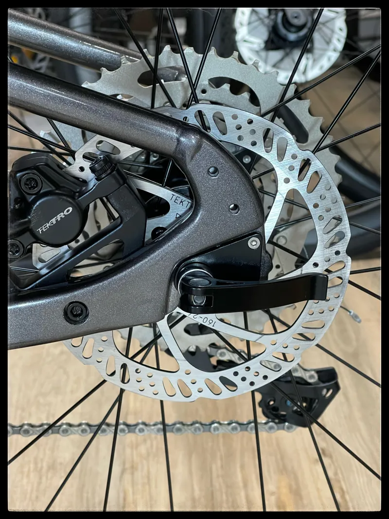 Giant STP 26-Giant Size Regular Metallic Black 2022-7