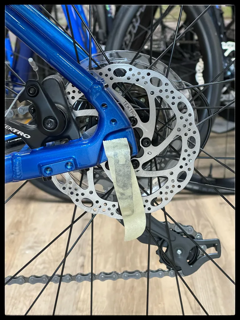 Giant Escape 3 Disc Medium Metallic Blue 2023-7