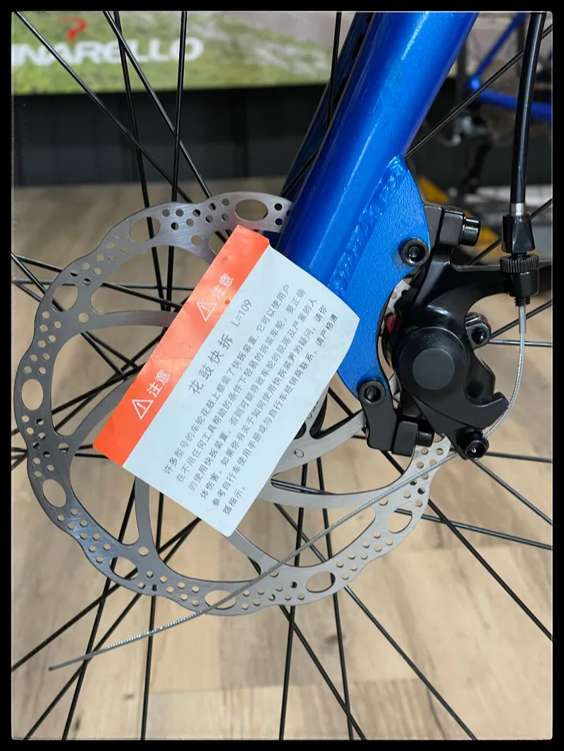 Giant Escape 3 Disc Medium Metallic Blue 2023-8