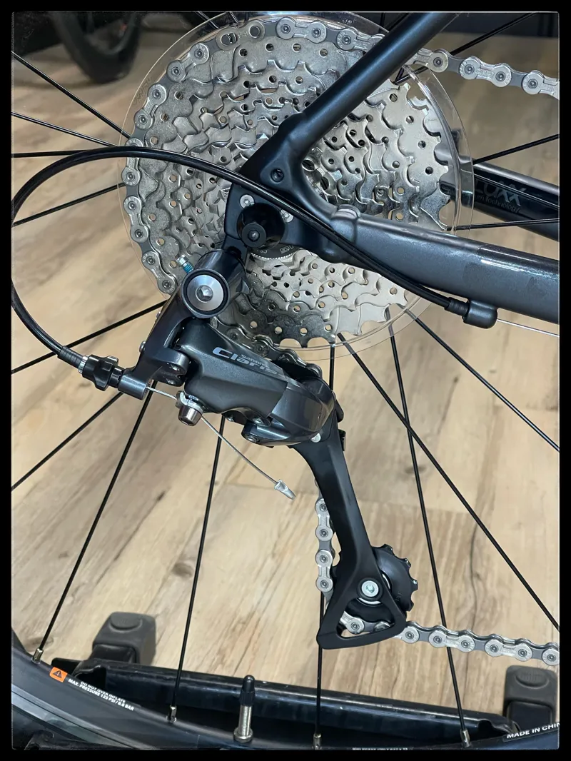 Contend 2 Medium  Gunmetal Black  with  Contend 2 Spec 2022-6