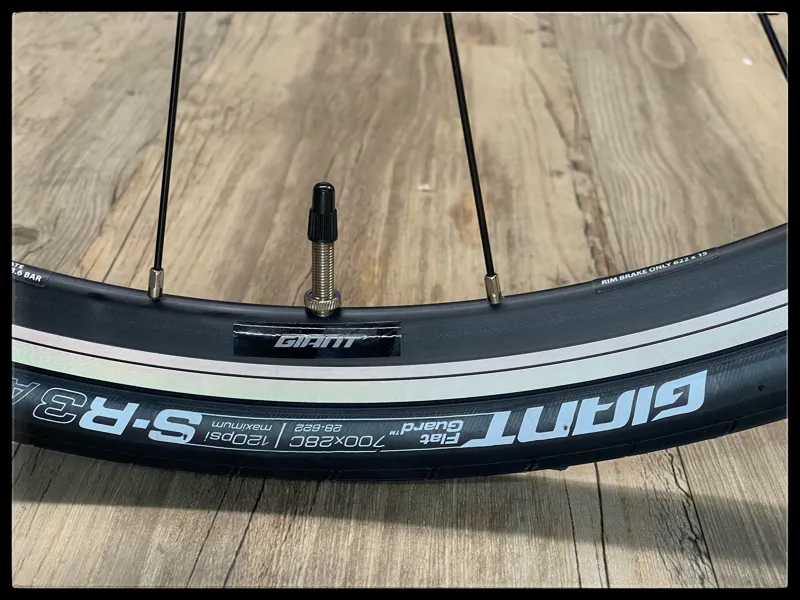 Contend 2 Medium  Gunmetal Black  with  Contend 2 Spec 2022-5