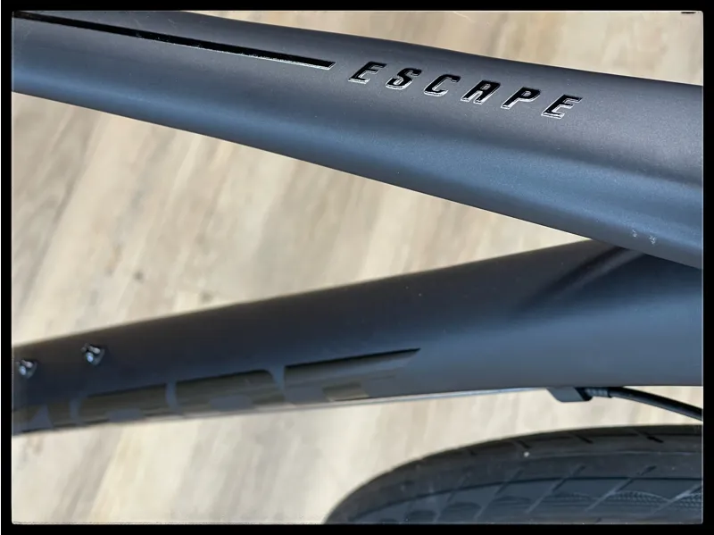 Giant Escape 3 Medium Metallic Black 2022-2