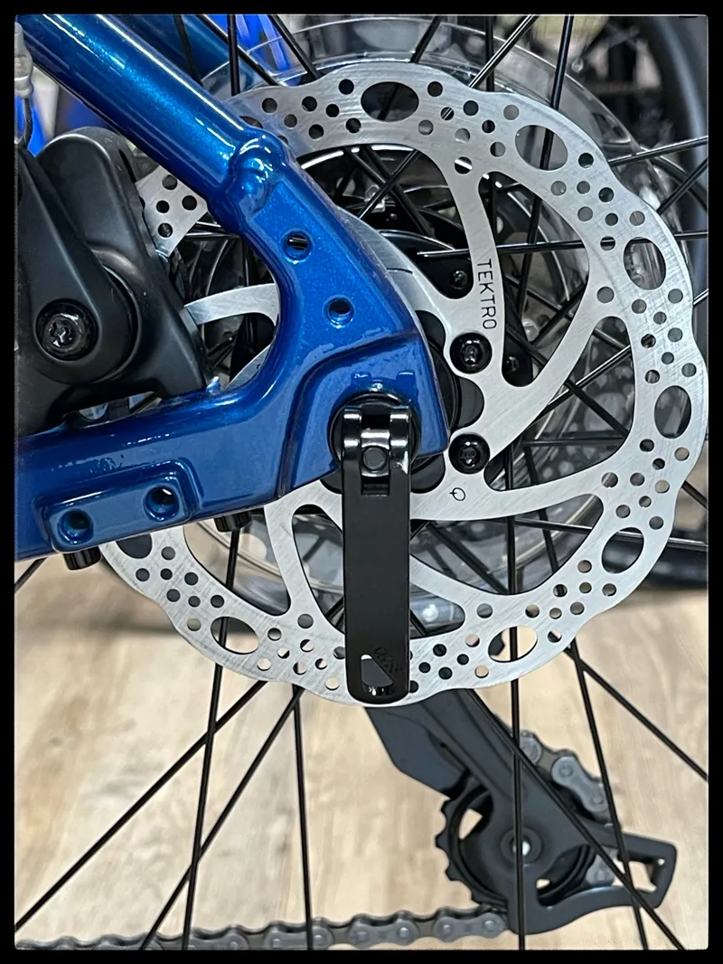 Giant Escape 3 Disc Medium Metallic Blue 2022-7