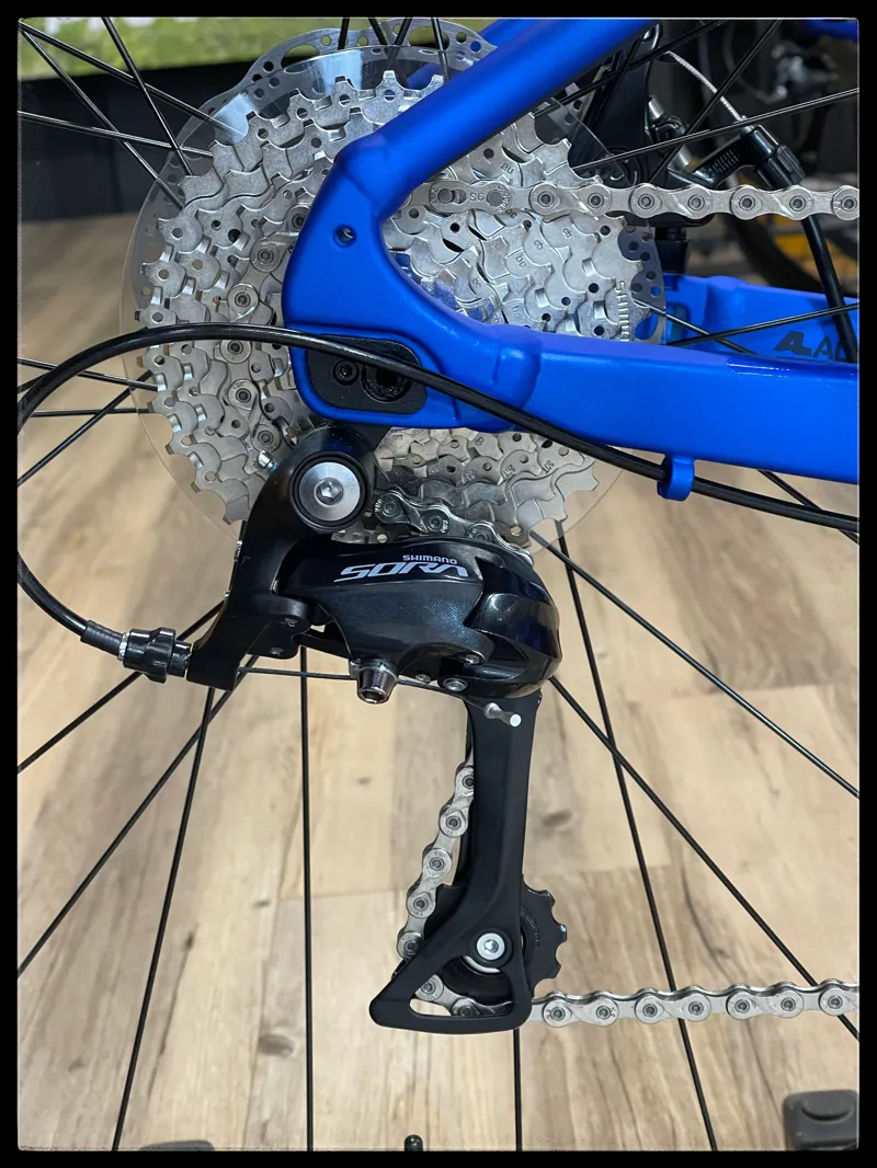 Giant Revolt 2 Small Sapphire 2022-3