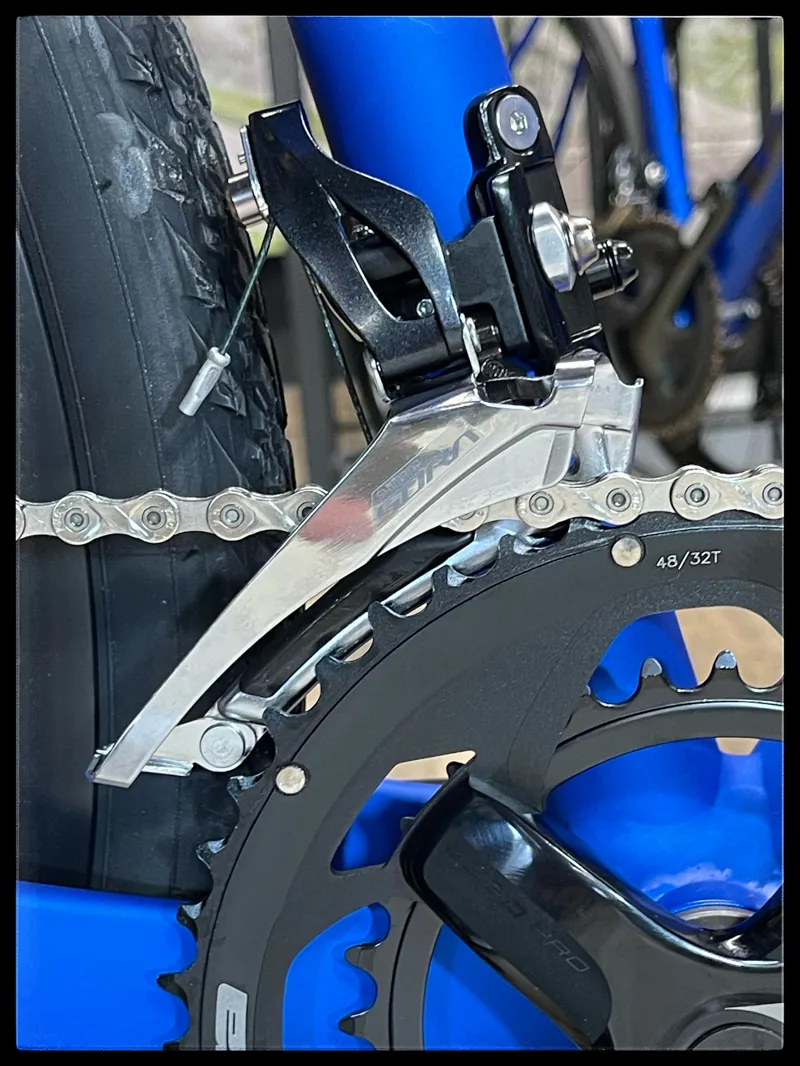 Giant Revolt 2 Small Sapphire 2022-4