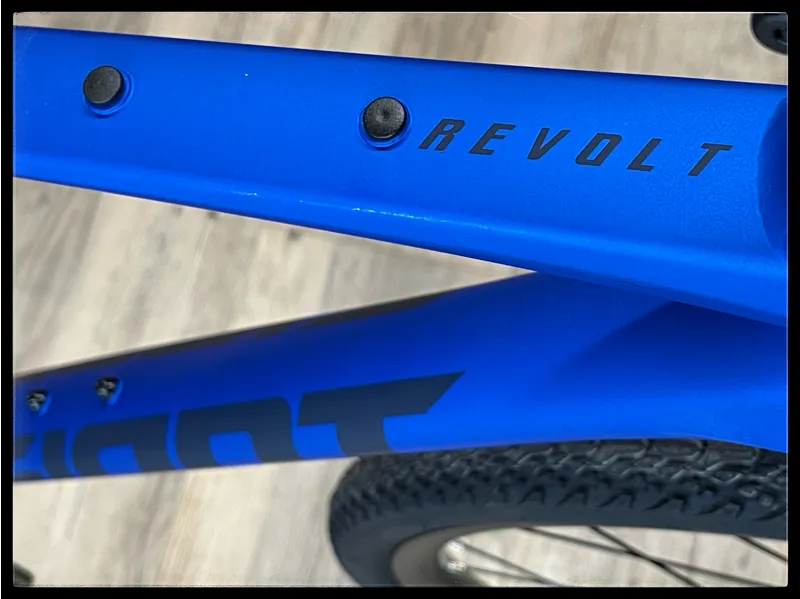 Giant Revolt 2 Small Sapphire 2022-2